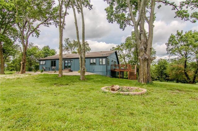 6301 E 285th Street, Freeman, MO 64746
