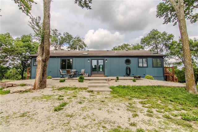 6301 E 285th Street, Freeman, MO 64746
