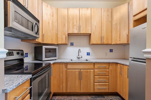4 Harvest Drive 225, North Andover, MA 01845