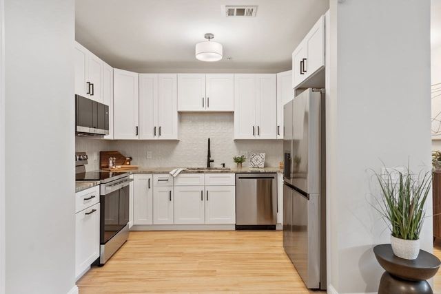 4 Harvest Drive 225, North Andover, MA 01845