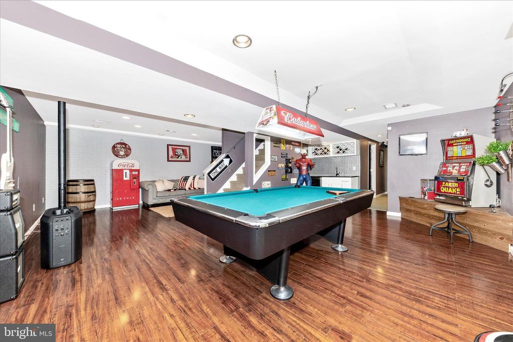 Image 26 of property listing at 17104 LABURNUM CT, Rockville, MD 20855