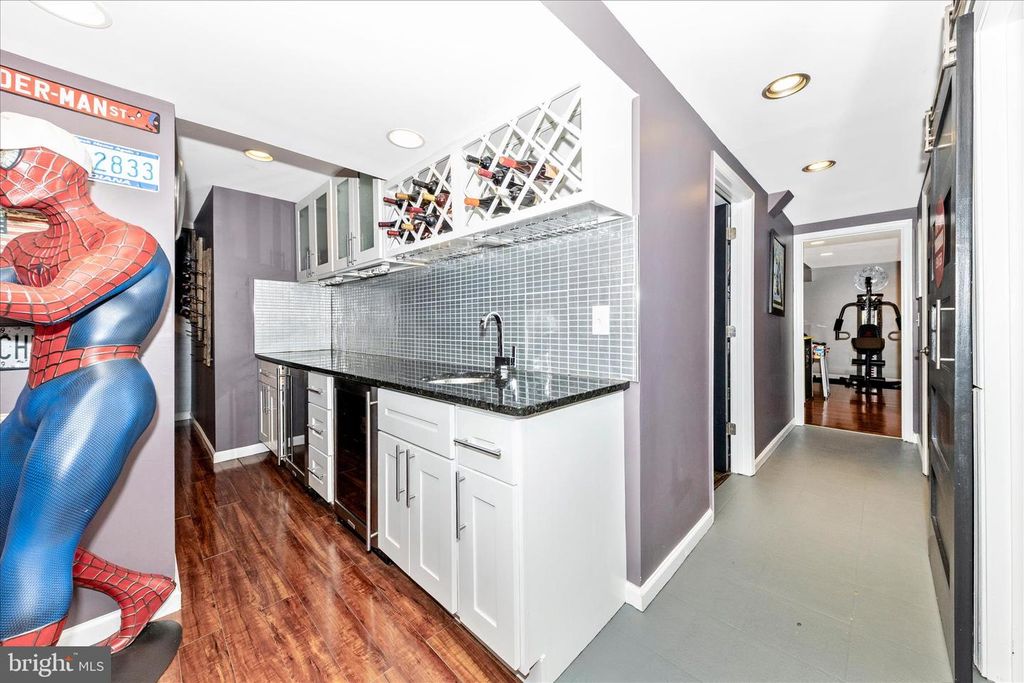 Image 27 of property listing at 17104 LABURNUM CT, Rockville, MD 20855