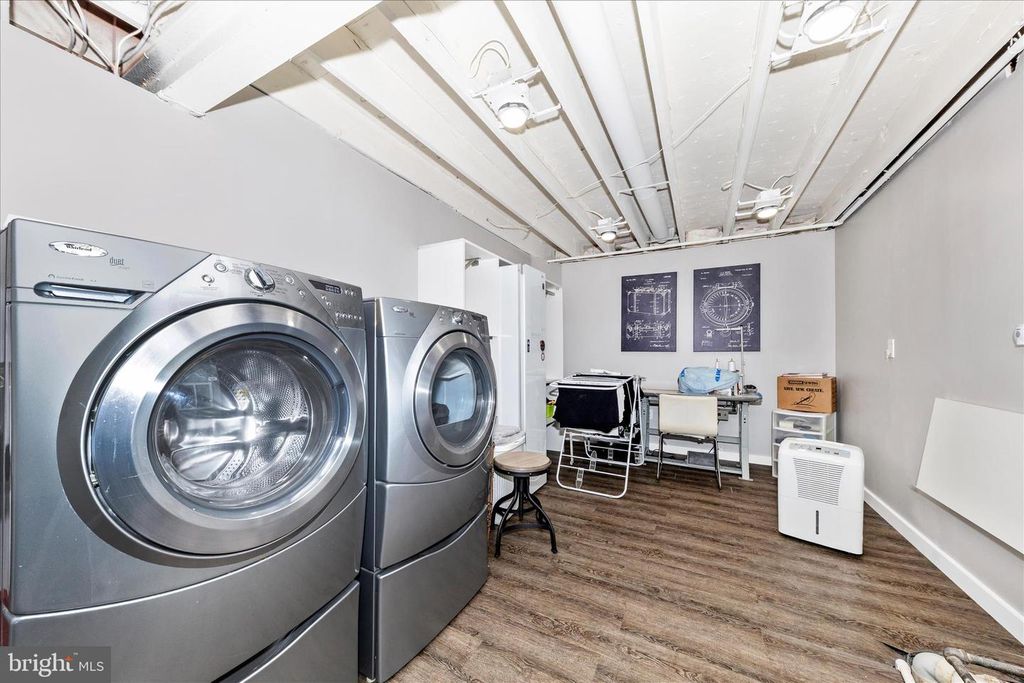 Image 29 of property listing at 17104 LABURNUM CT, Rockville, MD 20855