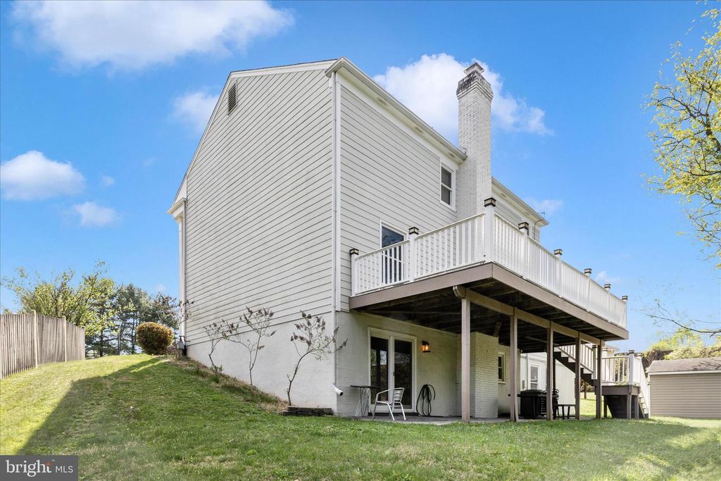 Image 32 of property listing at 17104 LABURNUM CT, Rockville, MD 20855