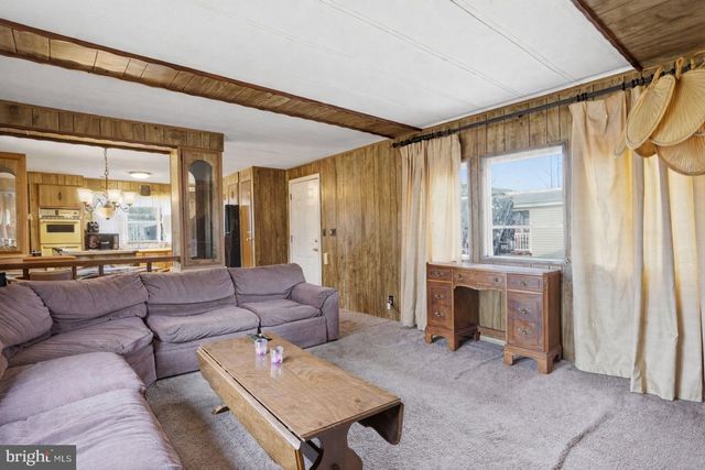 274 HICKORY DR, Doylestown, PA 18901