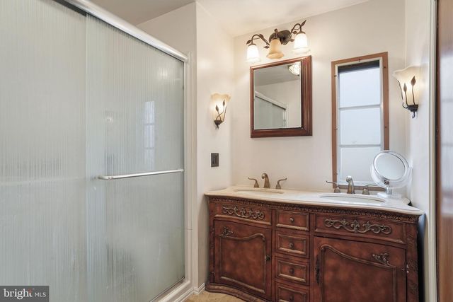 274 HICKORY DR, Doylestown, PA 18901