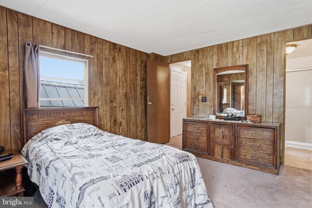 274 HICKORY DR, Doylestown, PA 18901