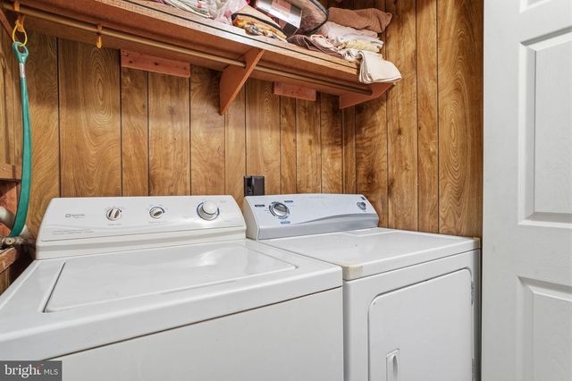 274 HICKORY DR, Doylestown, PA 18901