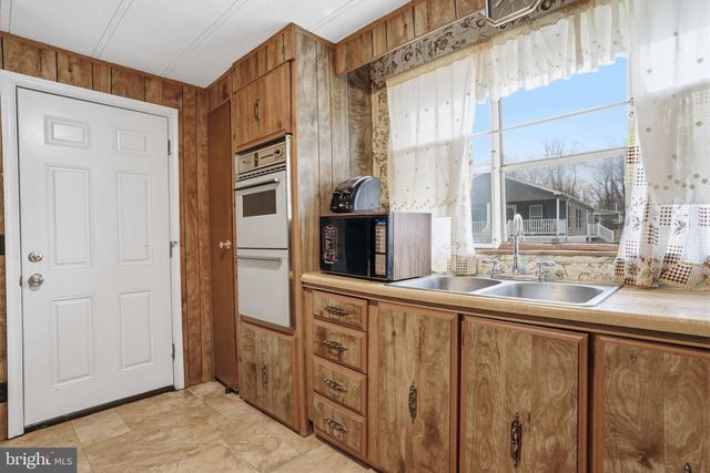 274 HICKORY DR, Doylestown, PA 18901