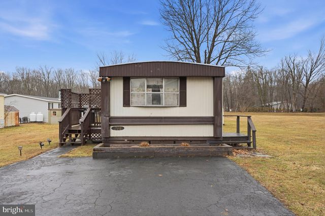 274 HICKORY DR, Doylestown, PA 18901