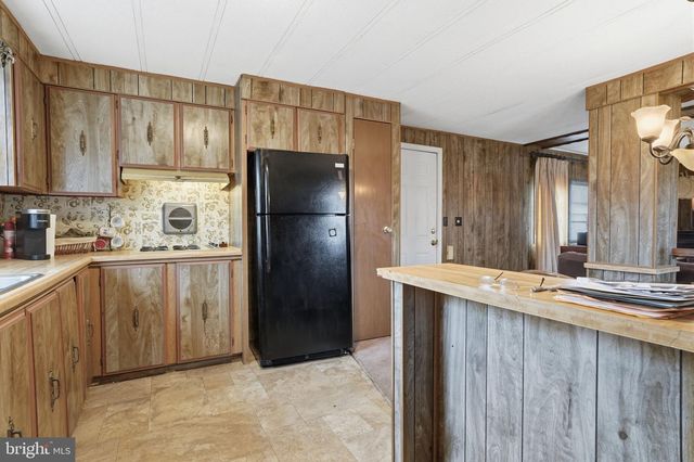 274 HICKORY DR, Doylestown, PA 18901