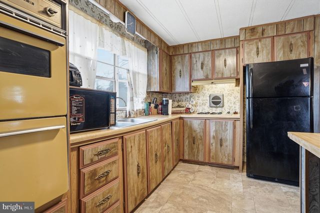 274 HICKORY DR, Doylestown, PA 18901