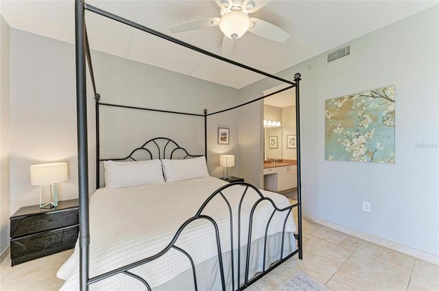 9620 CLUB SOUTH CIRCLE 5108, Sarasota, FL 34238