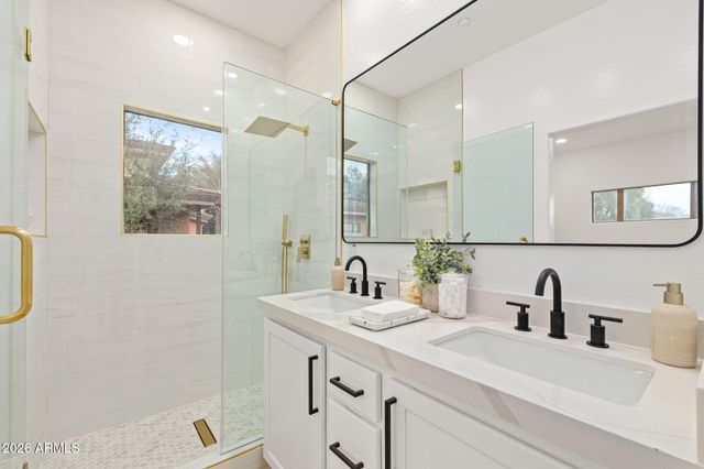 6940 E COCHISE Road 1001, Paradise Valley, AZ 85253