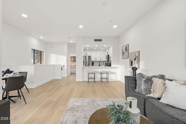 6940 E COCHISE Road 1001, Paradise Valley, AZ 85253