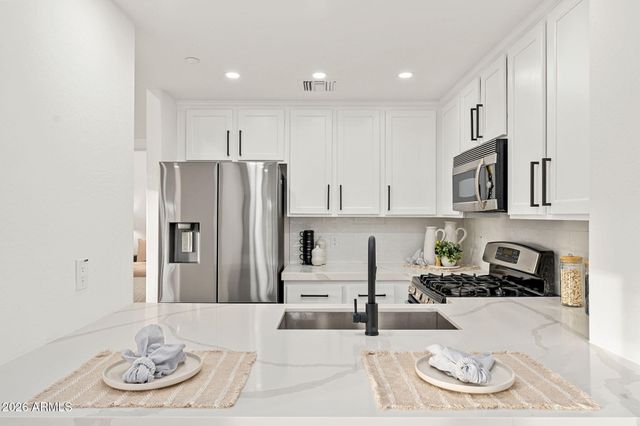 6940 E COCHISE Road 1001, Paradise Valley, AZ 85253