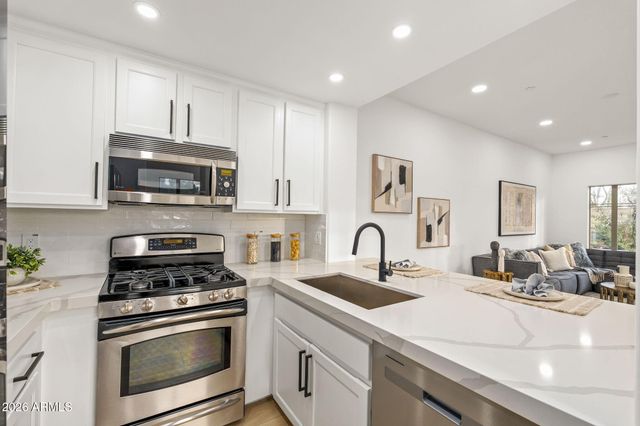 6940 E COCHISE Road 1001, Paradise Valley, AZ 85253