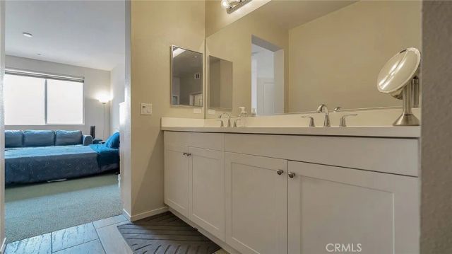 13021 Central Avenue 402, Hawthorne, CA 90250