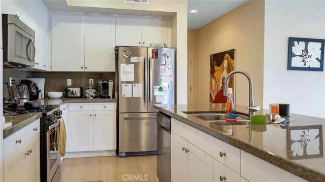 13021 Central Avenue 402, Hawthorne, CA 90250