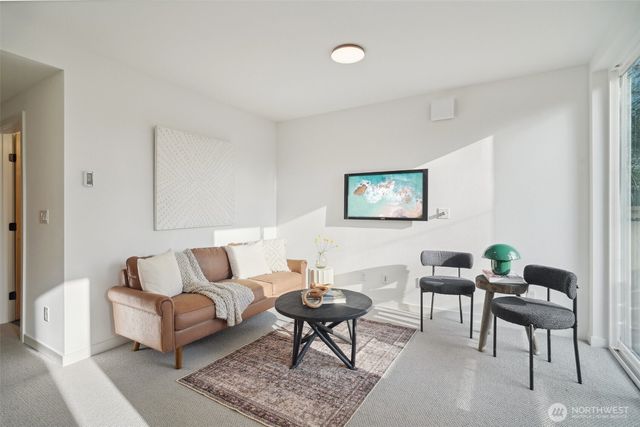 515 Howe Street #D, Seattle, WA 98109