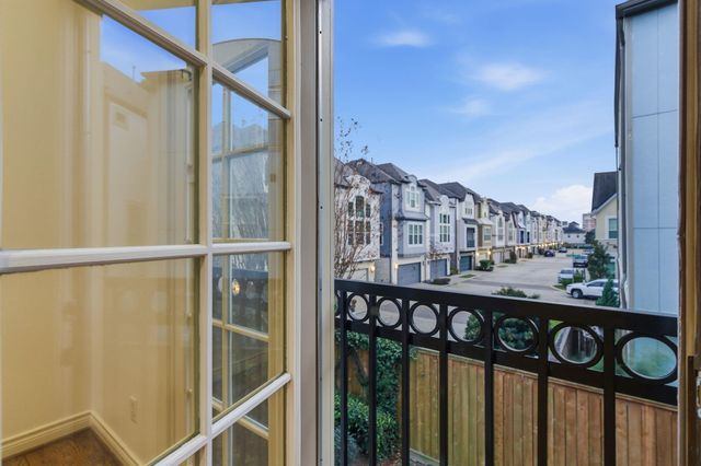 1303 Sherwood Point Lane, Houston, TX 77043