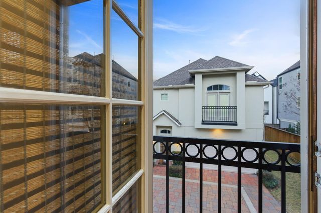 1303 Sherwood Point Lane, Houston, TX 77043