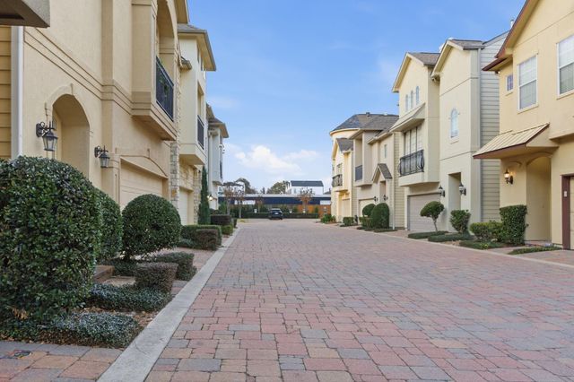 1303 Sherwood Point Lane, Houston, TX 77043