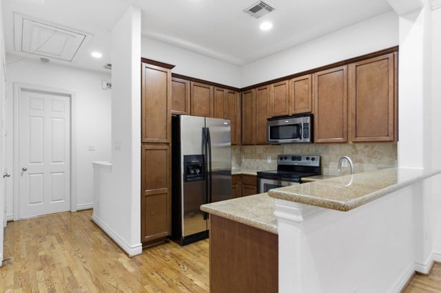 1303 Sherwood Point Lane, Houston, TX 77043