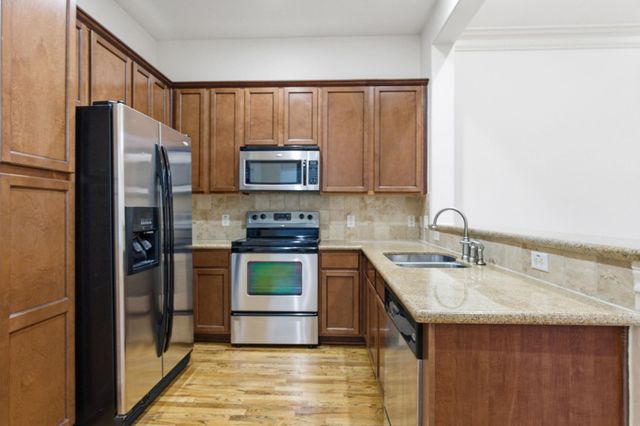 1303 Sherwood Point Lane, Houston, TX 77043