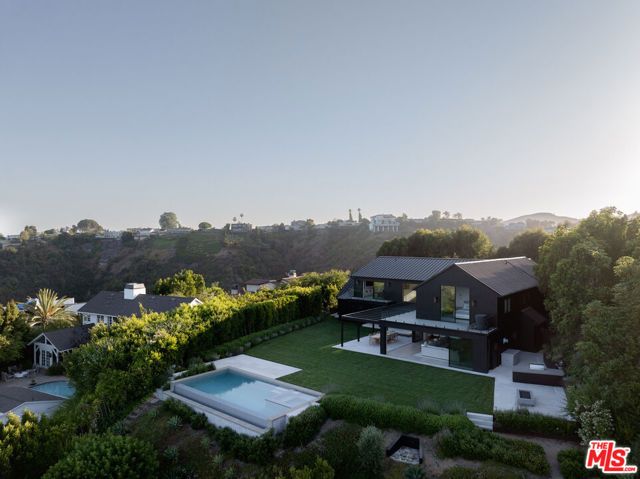 1126 Stradella Road, Los Angeles, CA 90077