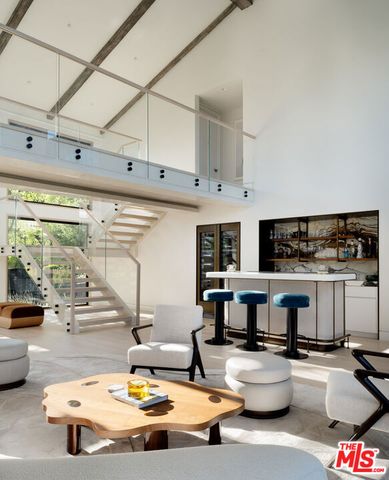 1126 Stradella Road, Los Angeles, CA 90077