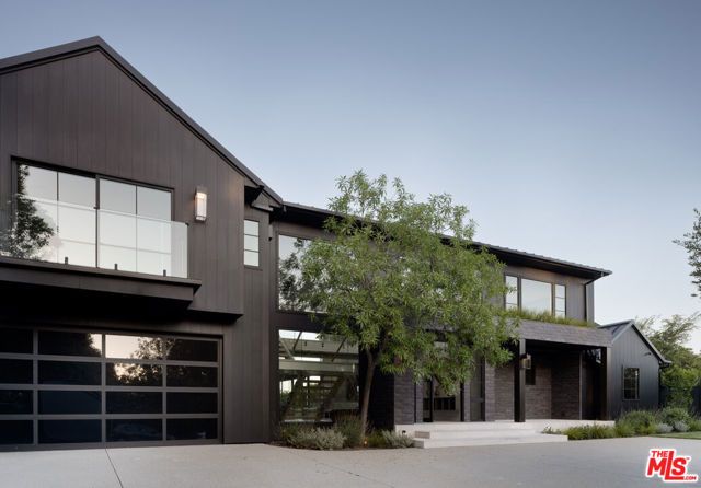 1126 Stradella Road, Los Angeles, CA 90077