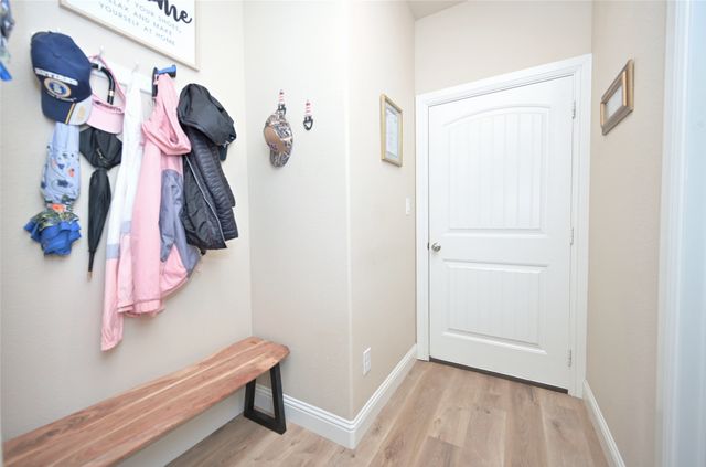 540 Islet Drive, Runaway Bay, TX 76426