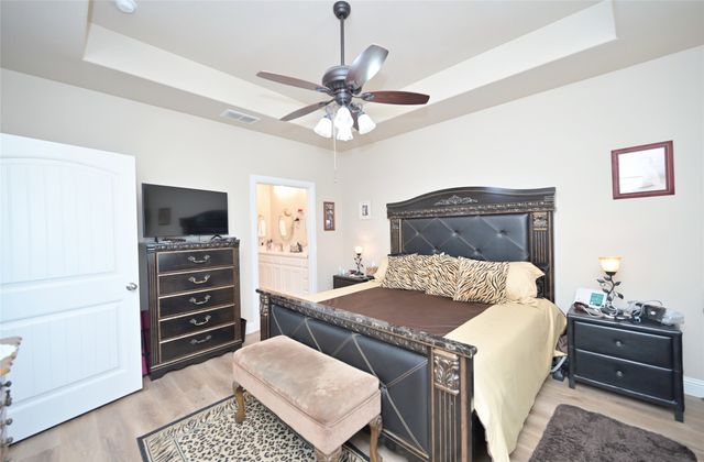 540 Islet Drive, Runaway Bay, TX 76426