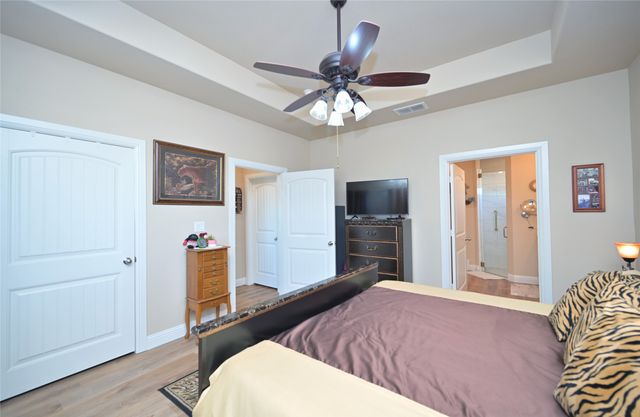 540 Islet Drive, Runaway Bay, TX 76426