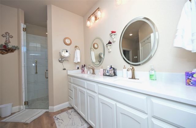 540 Islet Drive, Runaway Bay, TX 76426