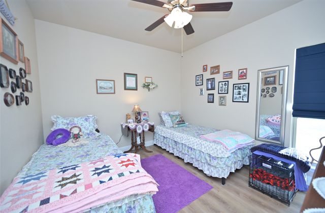 540 Islet Drive, Runaway Bay, TX 76426