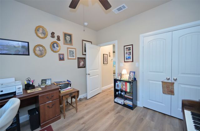 540 Islet Drive, Runaway Bay, TX 76426