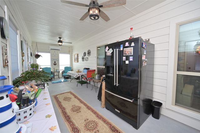 540 Islet Drive, Runaway Bay, TX 76426