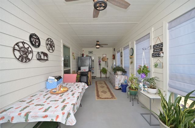 540 Islet Drive, Runaway Bay, TX 76426