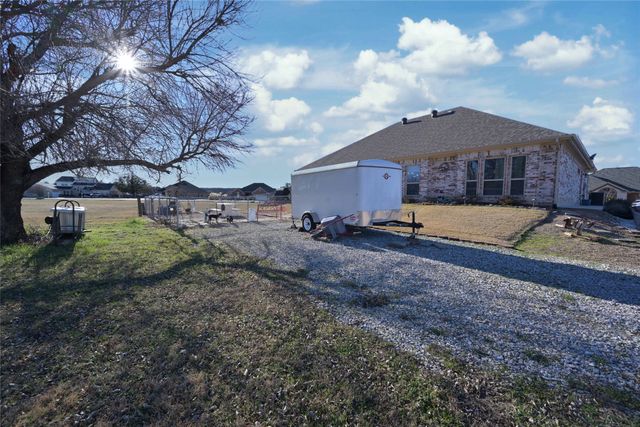 540 Islet Drive, Runaway Bay, TX 76426