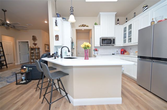 540 Islet Drive, Runaway Bay, TX 76426