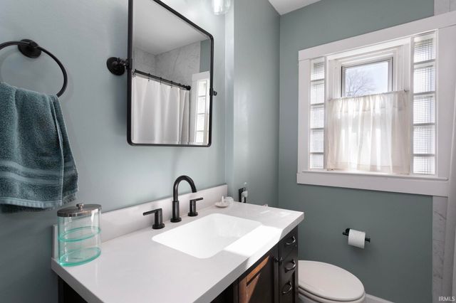 19560 Eaton Avenue, South Bend, IN 46637