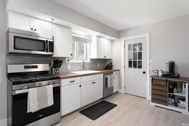 19560 Eaton Avenue, South Bend, IN 46637
