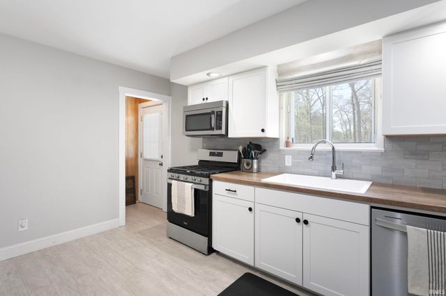19560 Eaton Avenue, South Bend, IN 46637