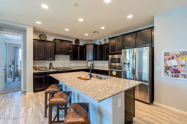 13719 W LINANTHUS Road, Peoria, AZ 85383