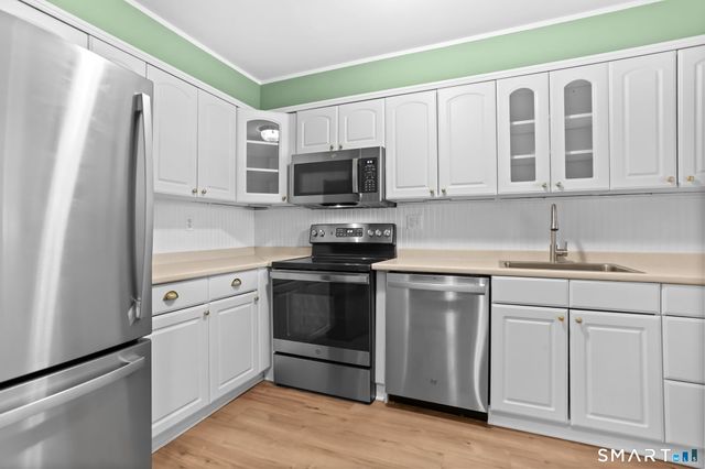 16 Rockmeadow Road Q, Norwalk, CT 06850