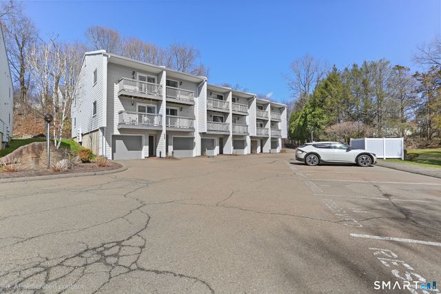 16 Rockmeadow Road Q, Norwalk, CT 06850