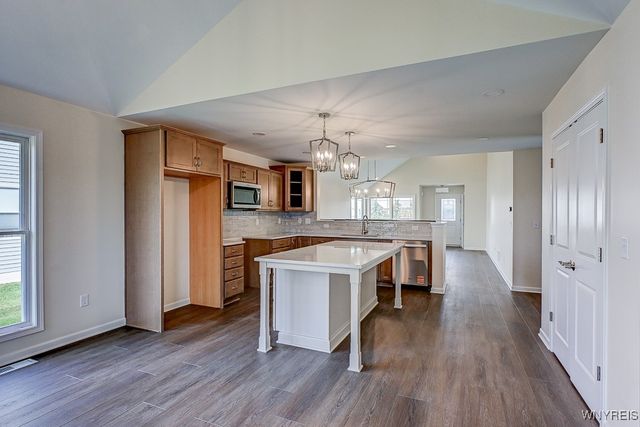 6667 Curtis Court, Lockport Town, NY 14094