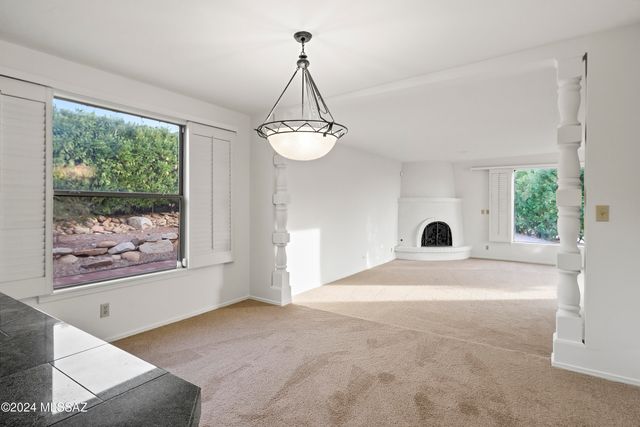 1435 E Indian Wells Road, Tucson, AZ 85718